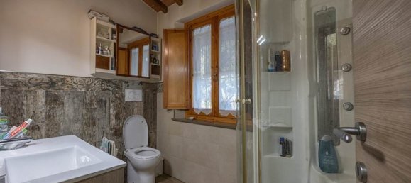 5 bedrooms House in Foiano della Chiana, Italy No. 228444 26