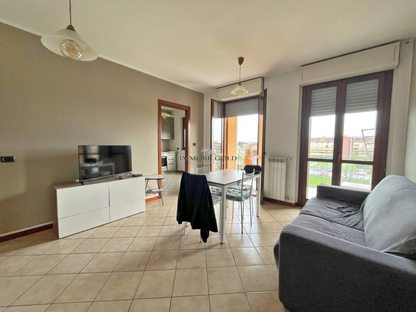 Квартира с 2 спальнями в Аббиатеграссо, Италия № 394557