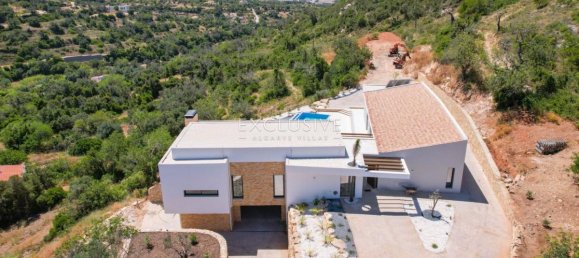 4 bedrooms Villa in Loule, Portugal No. 1784 3