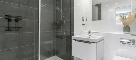 2 bedrooms Apartment in Hampton, United Kingdom No. 8533 21