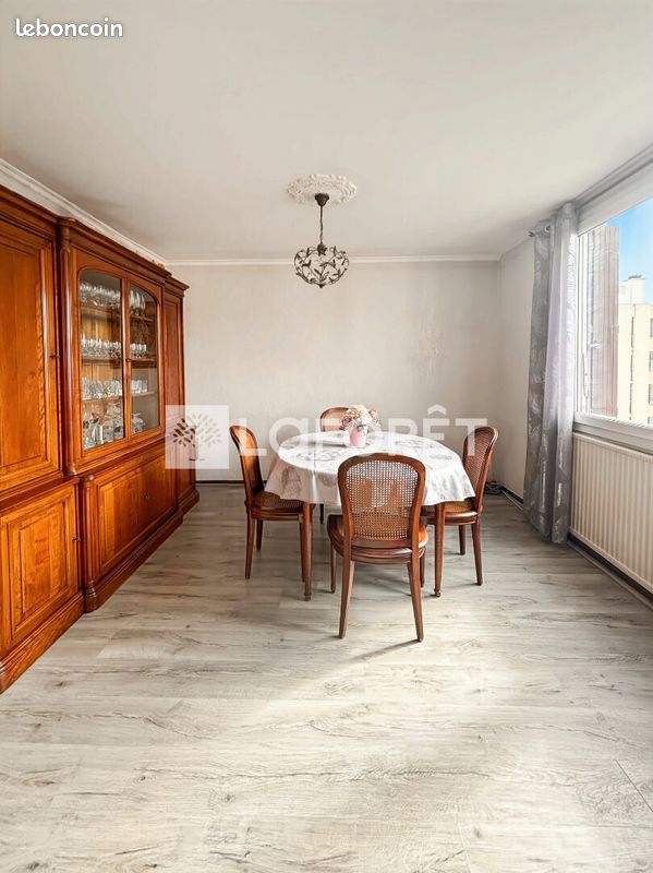 2 bedrooms Apartment in Valence, France No. 268904