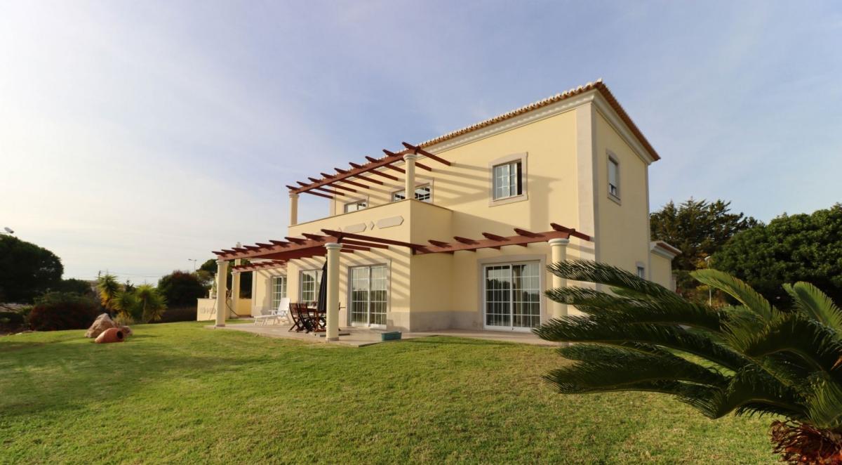 3 bedrooms Villa in Lagoa, Portugal No. 7692