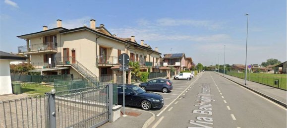 3 bedrooms Apartment in Massalengo, Italy No. 375722 5