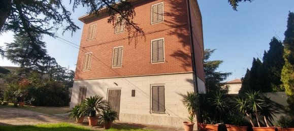 Вилла с 42 спальнями в Виньола, Италия № 336764 5