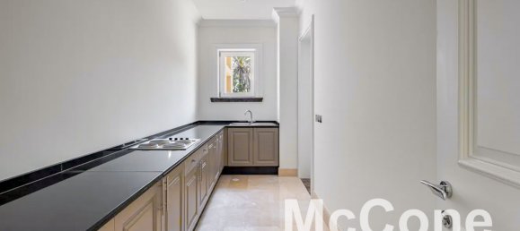 5 bedrooms Villa in Emirates Hills, UAE No. 26081 8