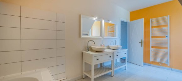 8 bedrooms House in Azay-le-Rideau, France No. 79134 10