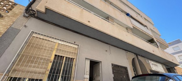 261 m² propiedad comercial en venta en Torrevieja, Alicante, Comunidad Valenciana, Spain № 369852 2