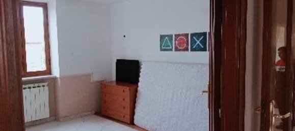 7 rooms House in Cave, Italy No. 256018 3