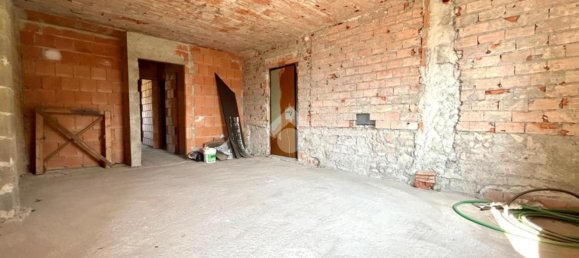 3 rooms Apartment in Lovere, Italy No. 88235 5