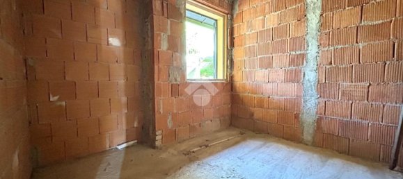 3 rooms Apartment in Lovere, Italy No. 88235 12