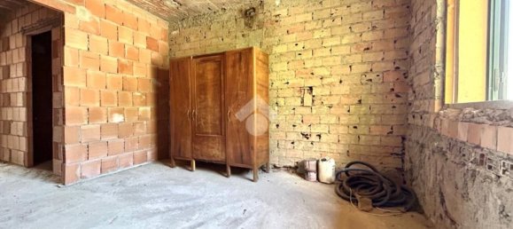 3 rooms Apartment in Lovere, Italy No. 88235 9