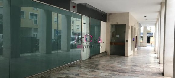 428m² Commercial property in Lisbon, Portugal No. 141674 15