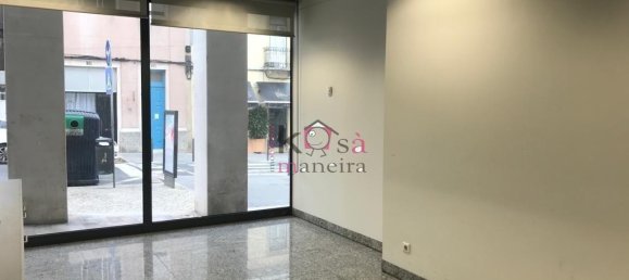 428m² Commercial property in Lisbon, Portugal No. 141674 4