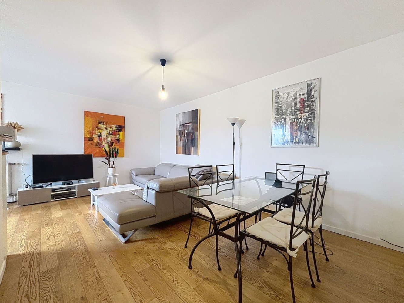 2 bedrooms Apartment in Lyon, France No. 290660