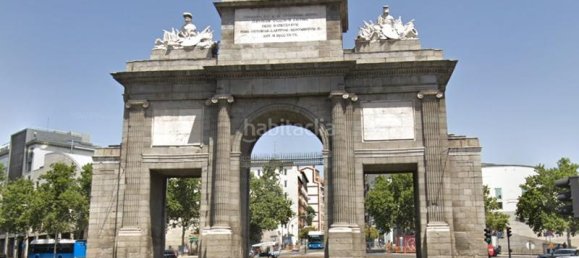100m² Commercial property in Madrid, Spain No. 70455 10