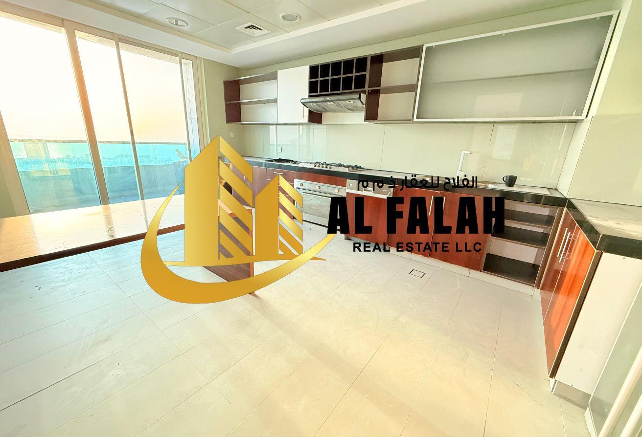 Apartamento T3 em Al Majaz, UAE N.º 106336