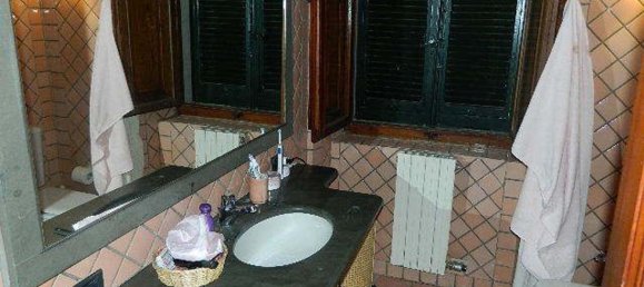 300m² Building in Carrara, Italy No. 51774 36