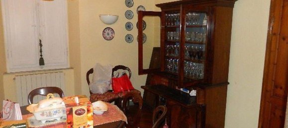 300m² Building in Carrara, Italy No. 51774 4