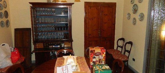 300m² Building in Carrara, Italy No. 51774 6