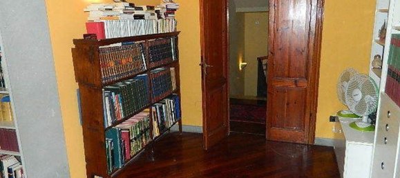 300m² Building in Carrara, Italy No. 51774 32