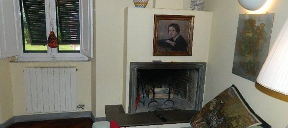 300m² Building in Carrara, Italy No. 51774 10