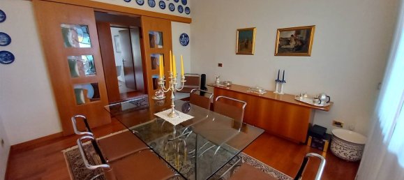 10 rooms Apartment in Livorno, Italy No. 147704 2