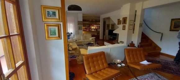 10 rooms Apartment in Livorno, Italy No. 147704 16