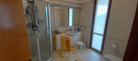 10 rooms Apartment in Livorno, Italy No. 147704 39