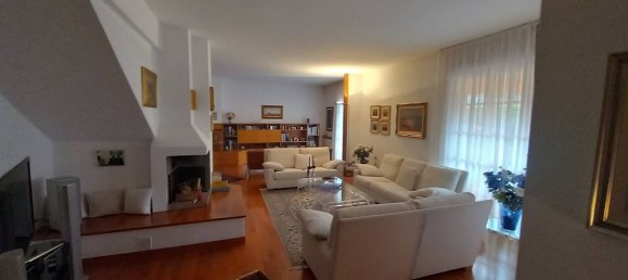 10 rooms Apartment in Livorno, Italy No. 147704 35
