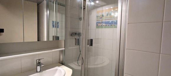 3 bedrooms Apartment in Paris, France No. 178145 4