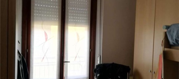 3 rooms Apartment in Bovisio Masciago, Italy No. 182435 5