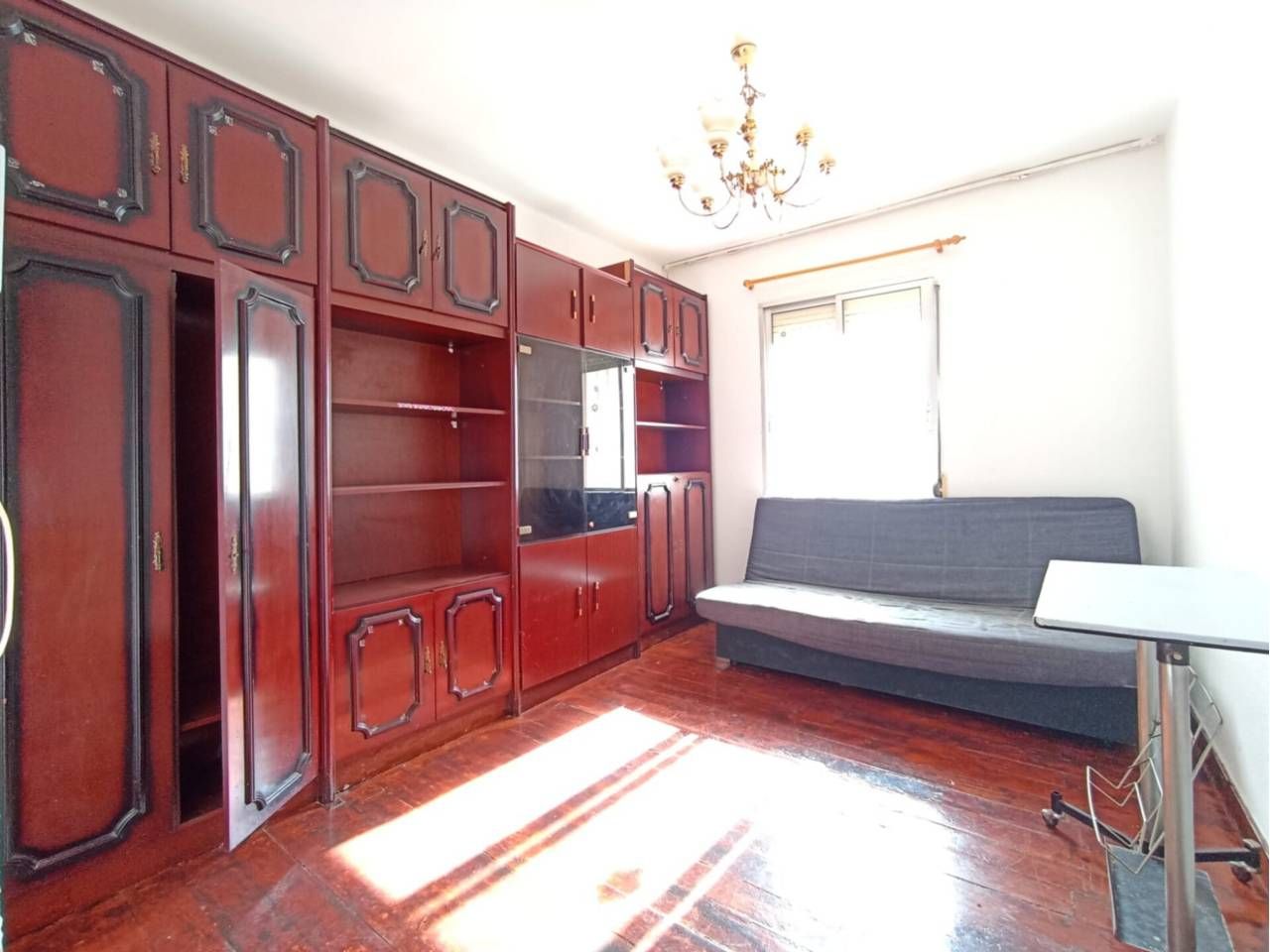 Apartamento de 2 dormitorios en Burgos, Spain No. 248108
