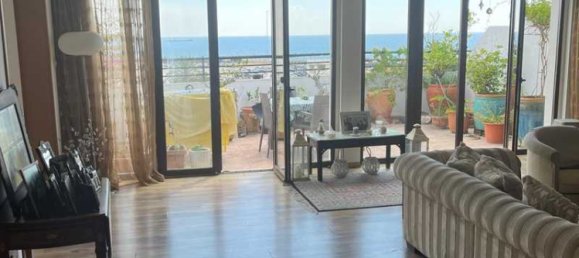 3 bedrooms Penthouse in Larnaca, Cyprus No. 18856 2