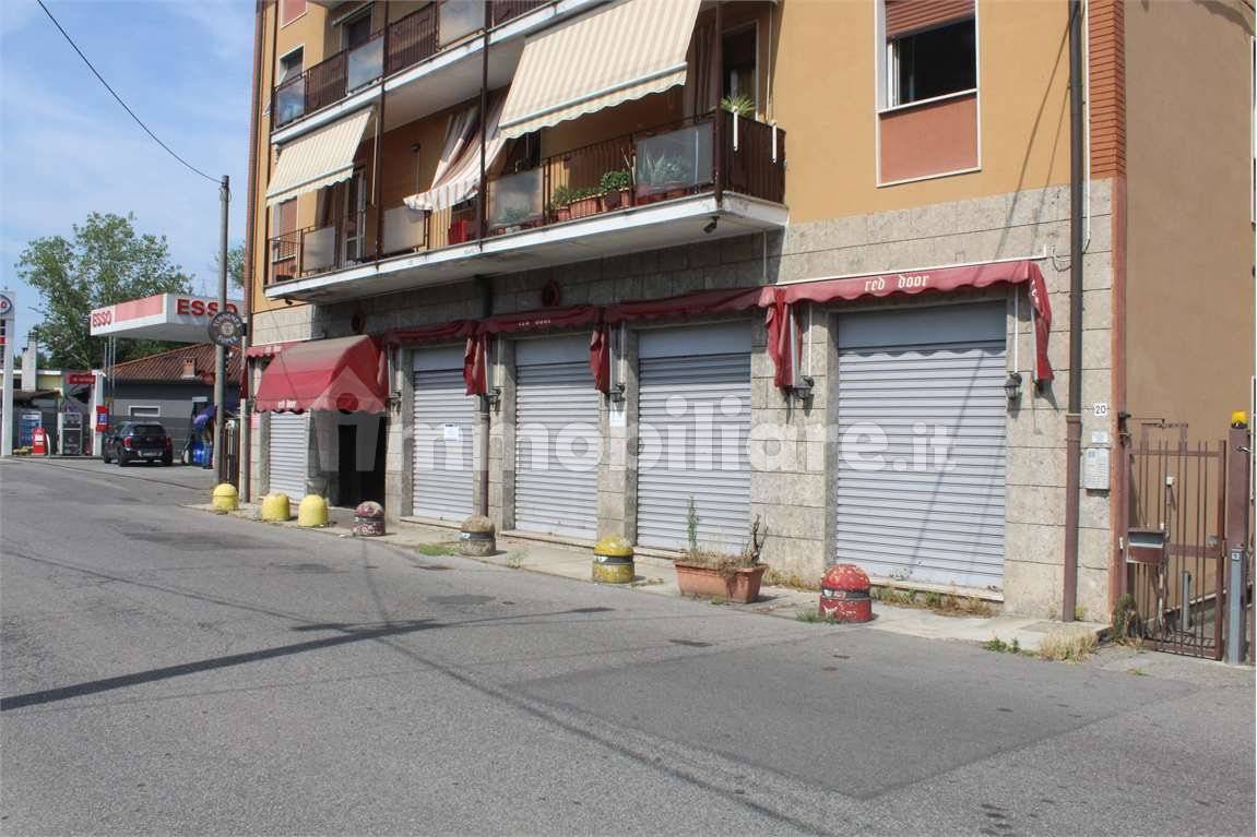 Коммерческая недвижимость с 2 комнатами в Чезано Мадерно, Италия № 313130