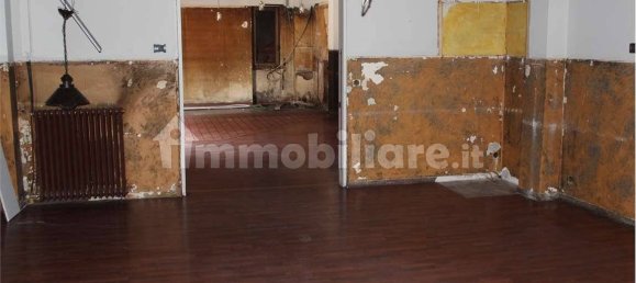 Коммерческая недвижимость с 2 комнатами в Чезано Мадерно, Италия № 313130 8