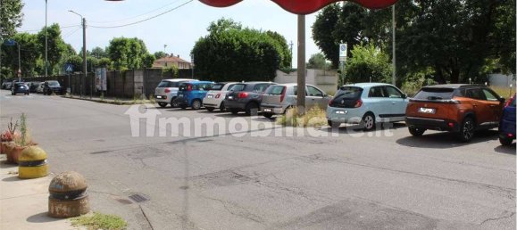 Коммерческая недвижимость с 2 комнатами в Чезано Мадерно, Италия № 313130 3