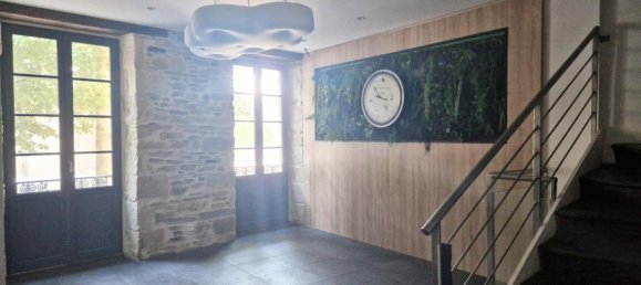 Коммерческая недвижимость с 4 комнатами в Кемпер, Франция № 330238 6