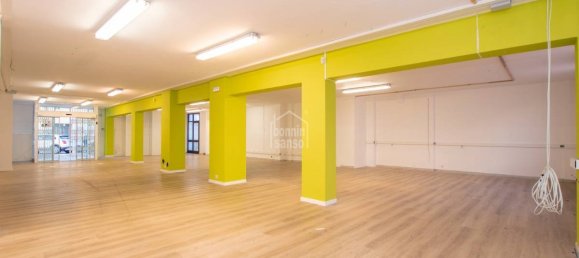 340m² Commercial property in Mahon, Spain No. 1975 13