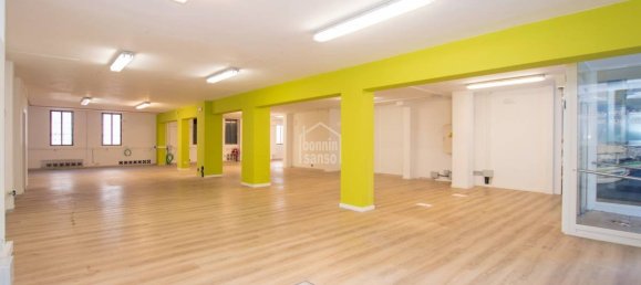 340m² Commercial property in Mahon, Spain No. 1975 16