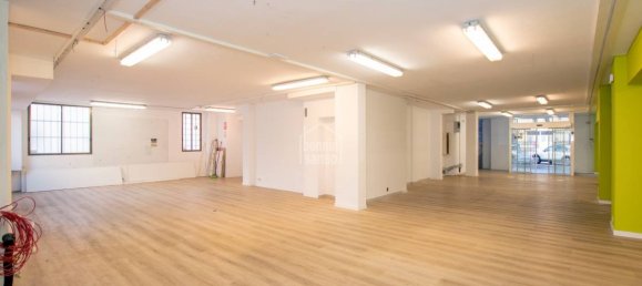 340m² Commercial property in Mahon, Spain No. 1975 12