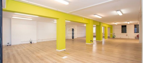 340m² Commercial property in Mahon, Spain No. 1975 15