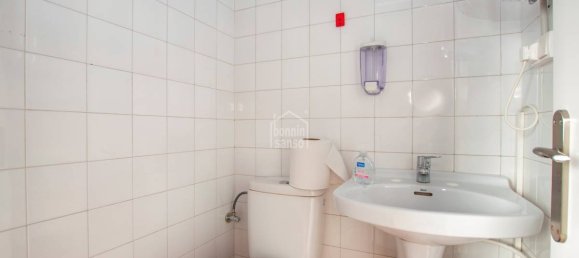 340m² Commercial property in Mahon, Spain No. 1975 4