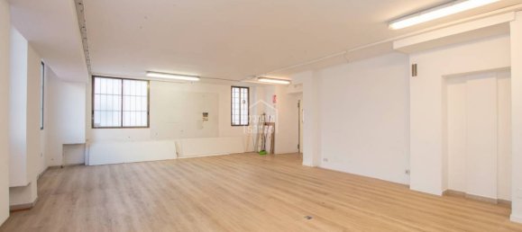 340m² Commercial property in Mahon, Spain No. 1975 11