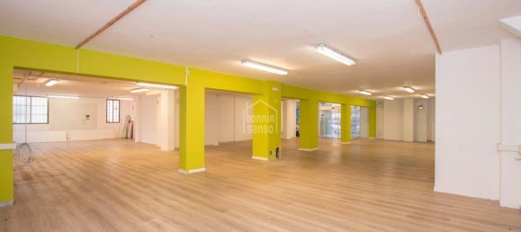 340m² Commercial property in Mahon, Spain No. 1975 14