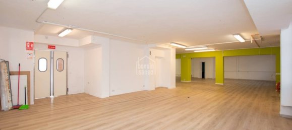 340m² Commercial property in Mahon, Spain No. 1975 10