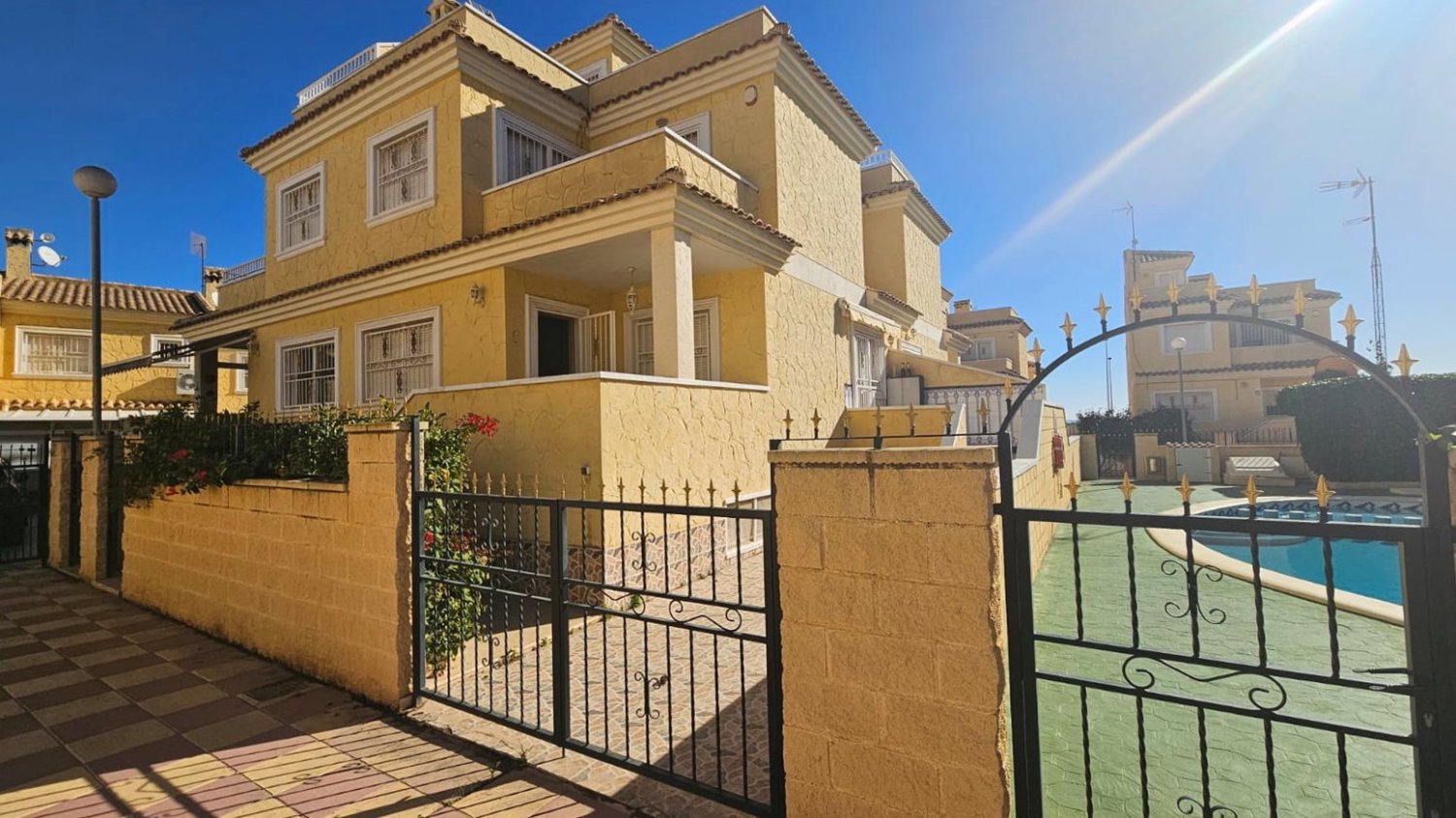 Таунхаус с 4 спальнями в Торревьеха, Испания № 285286