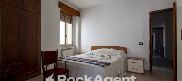 Квартира с 2 спальнями в Катандзаро, Италия № 296153 7