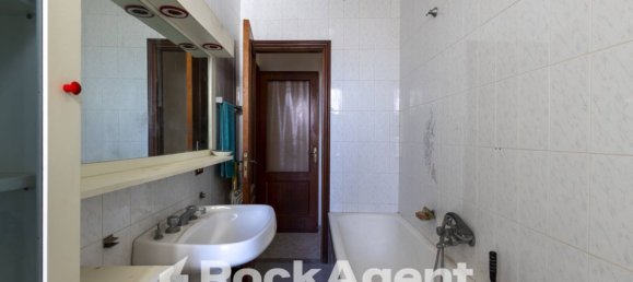 Квартира с 2 спальнями в Катандзаро, Италия № 296153 20