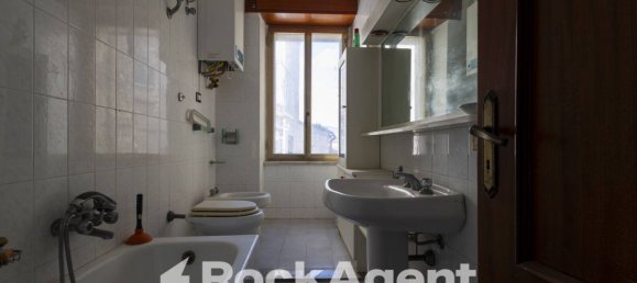 Квартира с 2 спальнями в Катандзаро, Италия № 296153 19