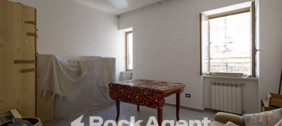 Квартира с 2 спальнями в Катандзаро, Италия № 296153 3